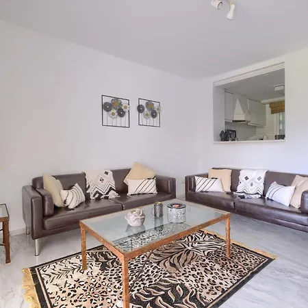 Spanish Charm House On The Miraflores Golf Course *