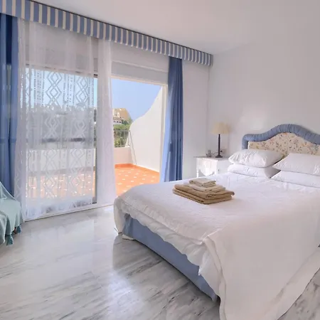 Spanish Charm House On The Miraflores Golf Course Holiday home
